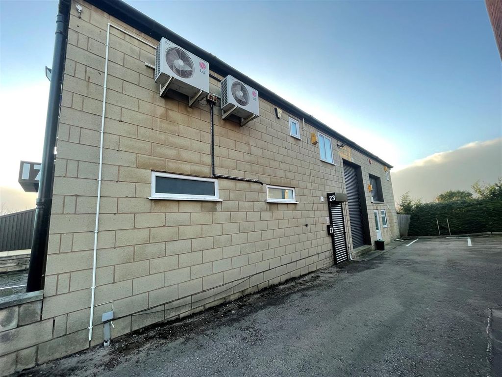 Light industrial to let in Bond Industrial Estate, Wickhamford, Evesham