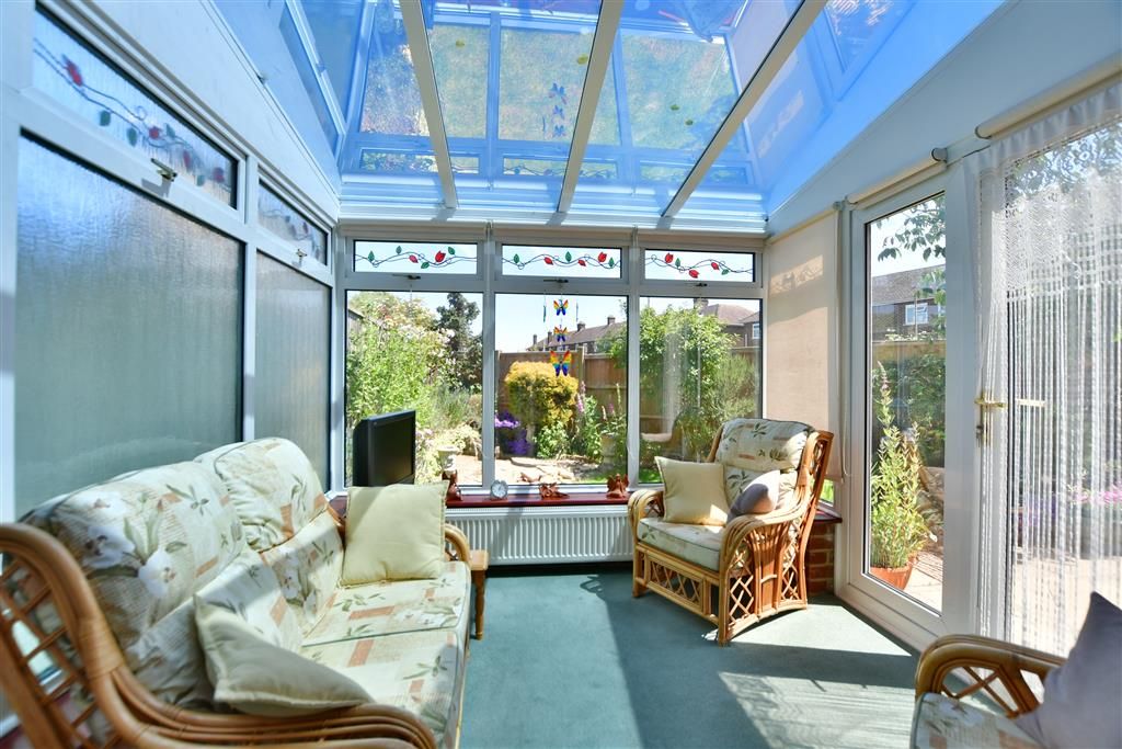 4 bed semidetached house for sale in Foxley Road, Queenborough, Kent