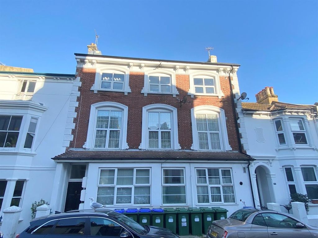 1 bed flat to rent in Flat 1, 44 Meeching Road, Newhaven BN9, £875 pcm