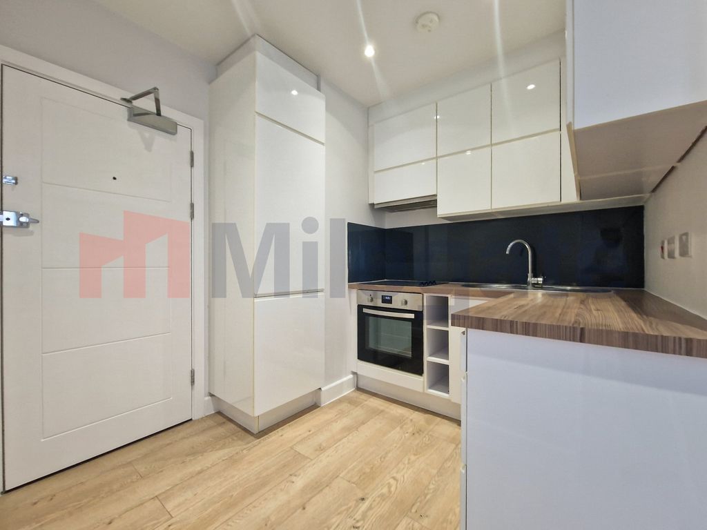 1 bed flat to rent in Buckingham Street, Aylesbury HP20, £800 pcm Zoopla