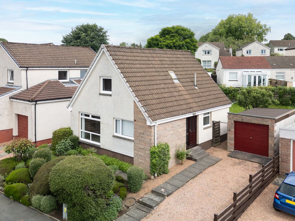 4 bed detached house for sale in Poplar Crescent, Perth PH1, £265,000