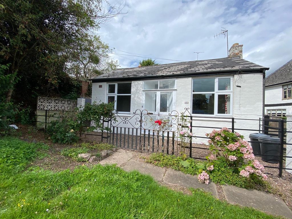 1 bed detached bungalow for sale in Pickersleigh Road, Malvern WR14, £