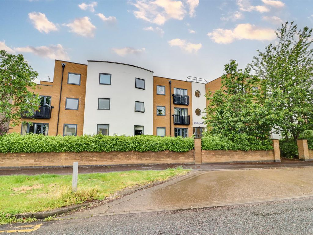 2 bed flat for sale in Southpoint, Prince Avenue, WestcliffOnSea