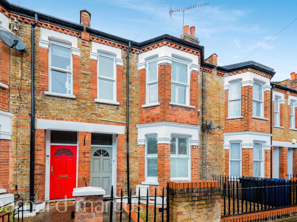 3 bed flat for sale in Clovelly Road, London W4 Zoopla