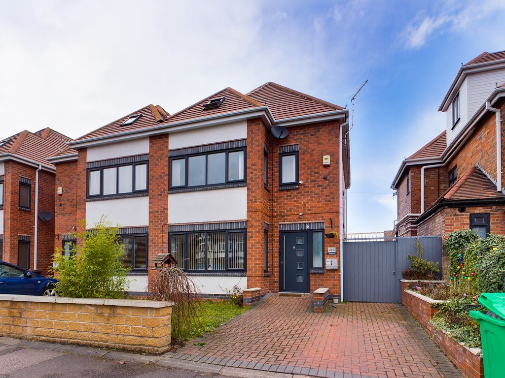 5 bed semidetached house for sale in Wollaton Road, Wollaton