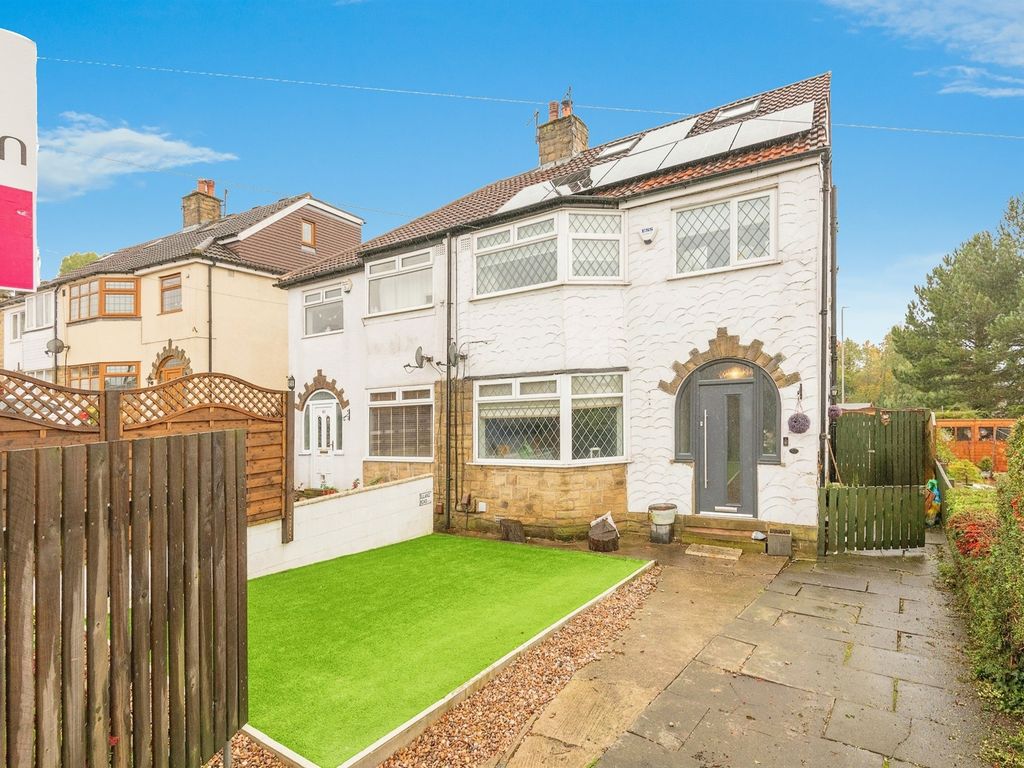 3 bed semidetached house for sale in Newlay Lane, Bramley, Leeds LS13
