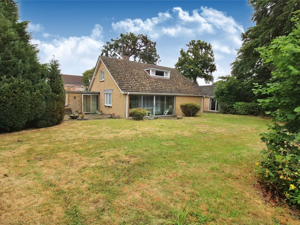 4 bed bungalow for sale in Oak Drive, Highworth SN6 Zoopla