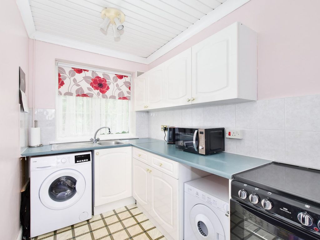 Pinewood Green Iver SL0  