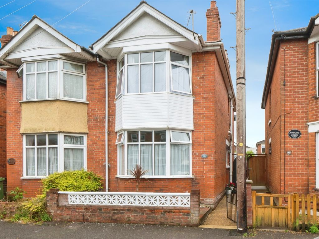 3 bed semidetached house for sale in Grove Road, Shirley, Southampton