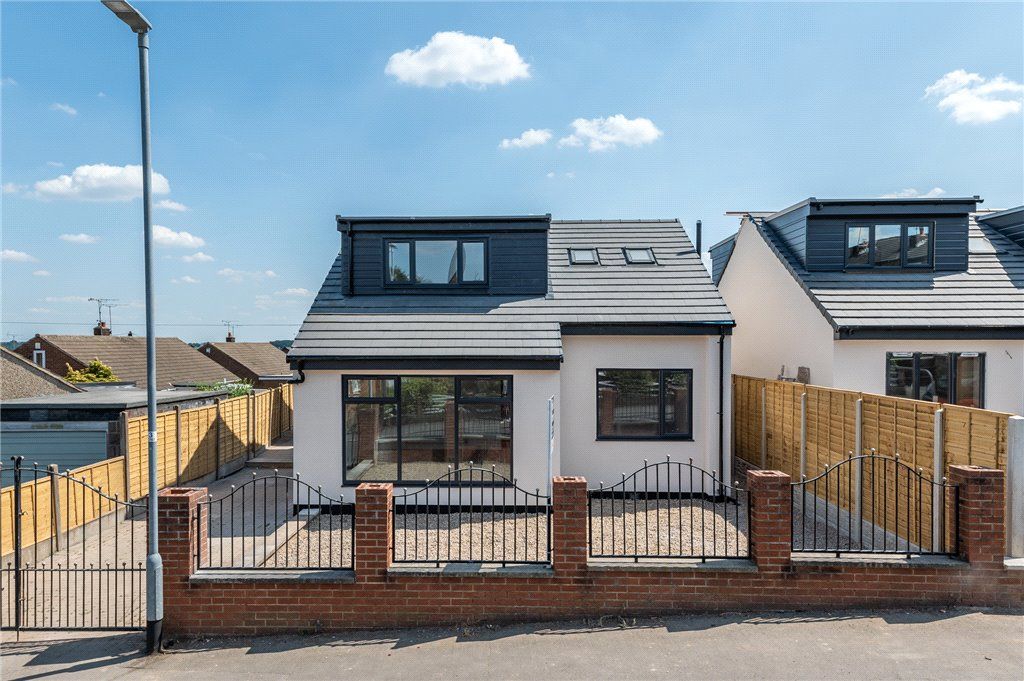 New home, 4 bed detached house for sale in Croft House Road, Morley