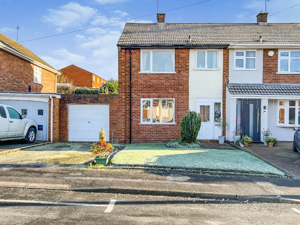 3 bed semidetached house for sale in Coppice Close, Brierley Hill DY5