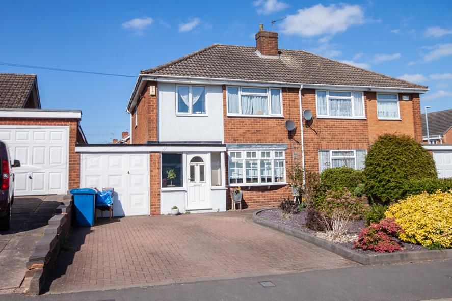 3 bed semidetached house for sale in High Street, Chase Terrace