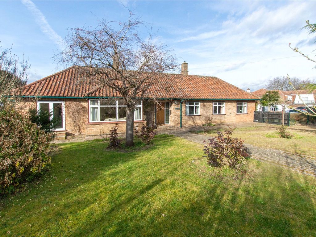 2 bed bungalow for sale in Gibson Way, Saffron Walden, Essex CB10 Zoopla