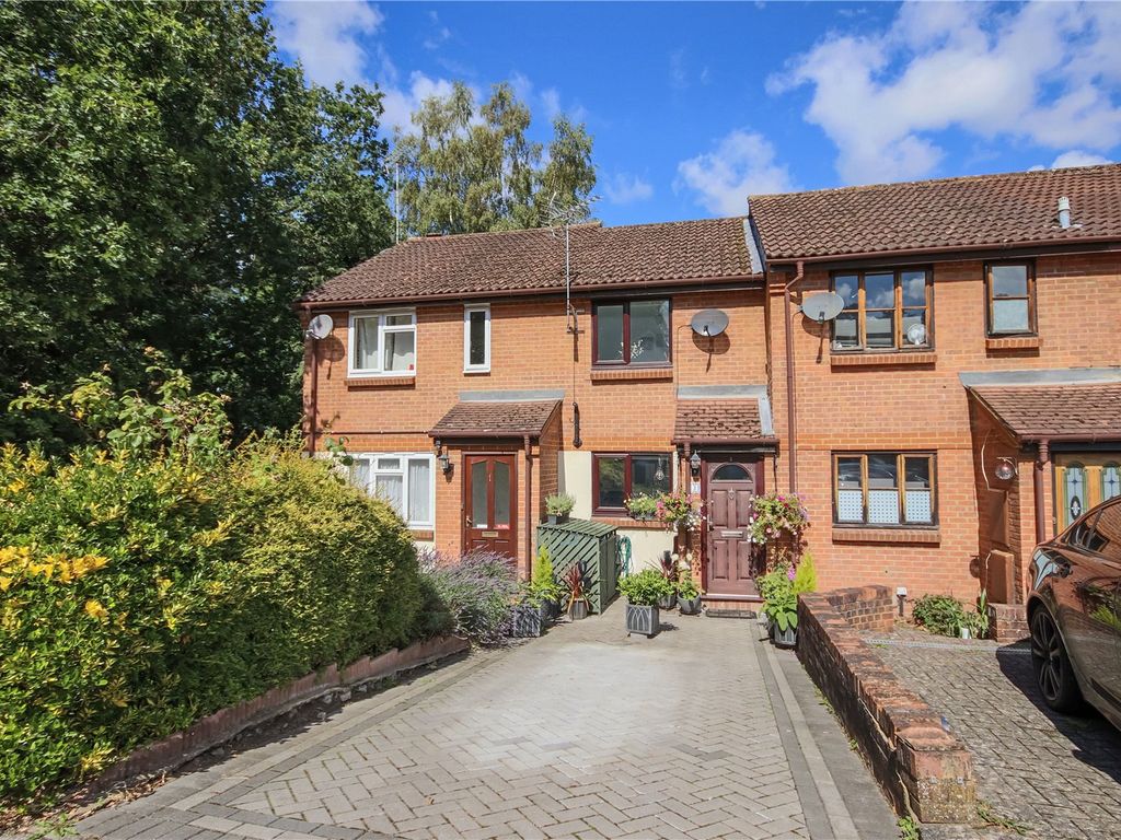 2 bed terraced house for sale in Pewsey Vale, Forest Park, Bracknell