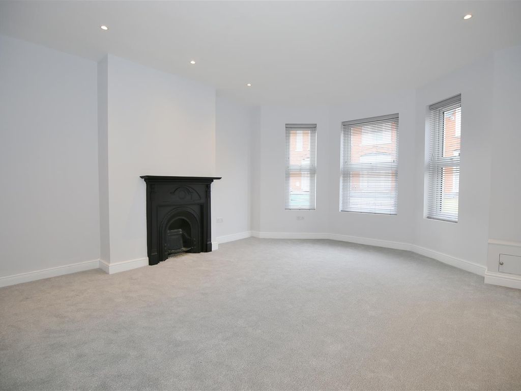 2 bed flat to rent in High Street, Borough Green, Kent TN15 Zoopla