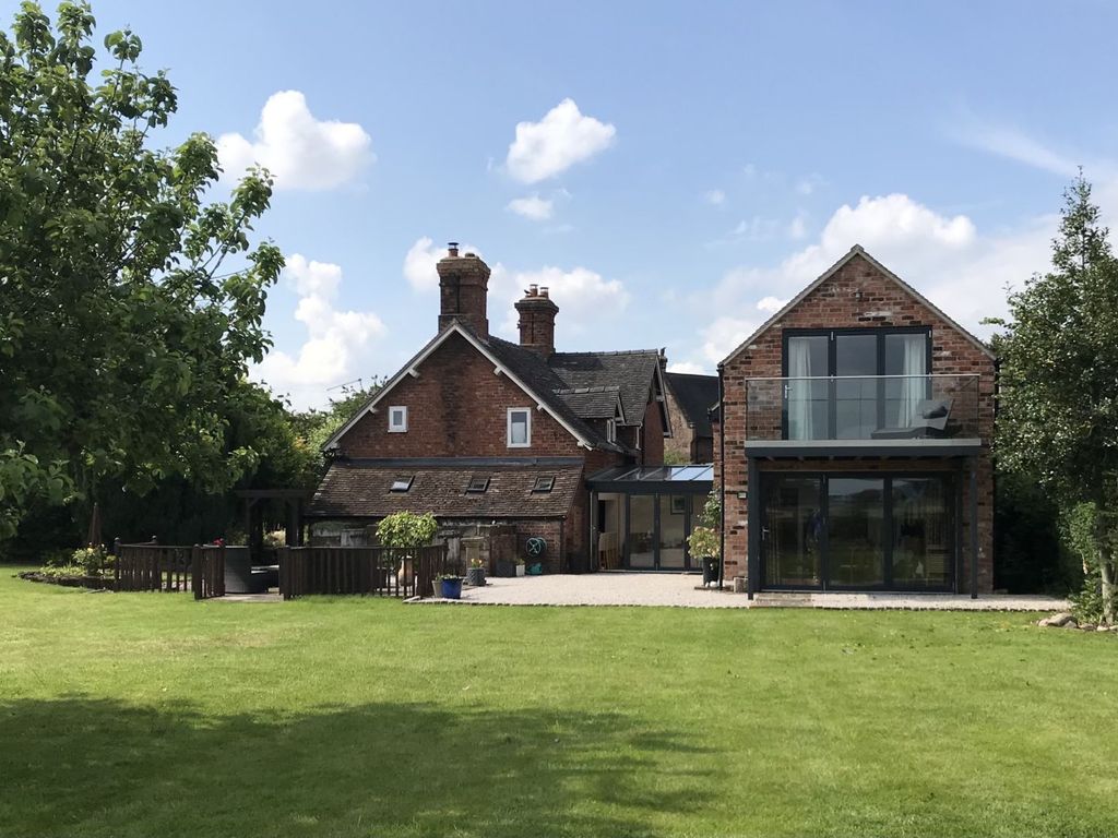 6 bed detached house for sale in Shrewsbury Road, Newport TF10 Zoopla