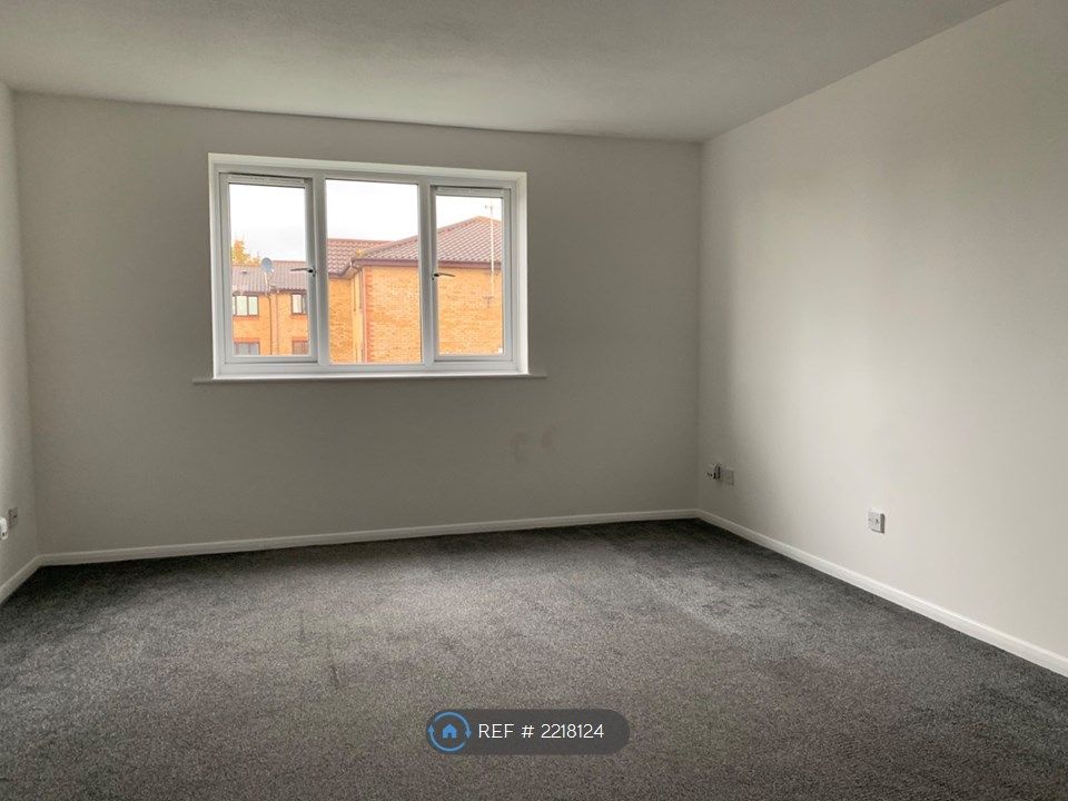 2 bed flat to rent in Lowestoft Drive, Slough SL1, £1,650 pcm Zoopla