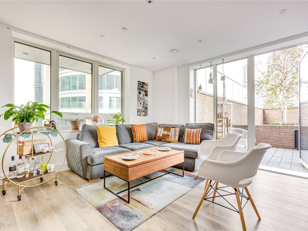 Bridges Court Road London SW11  