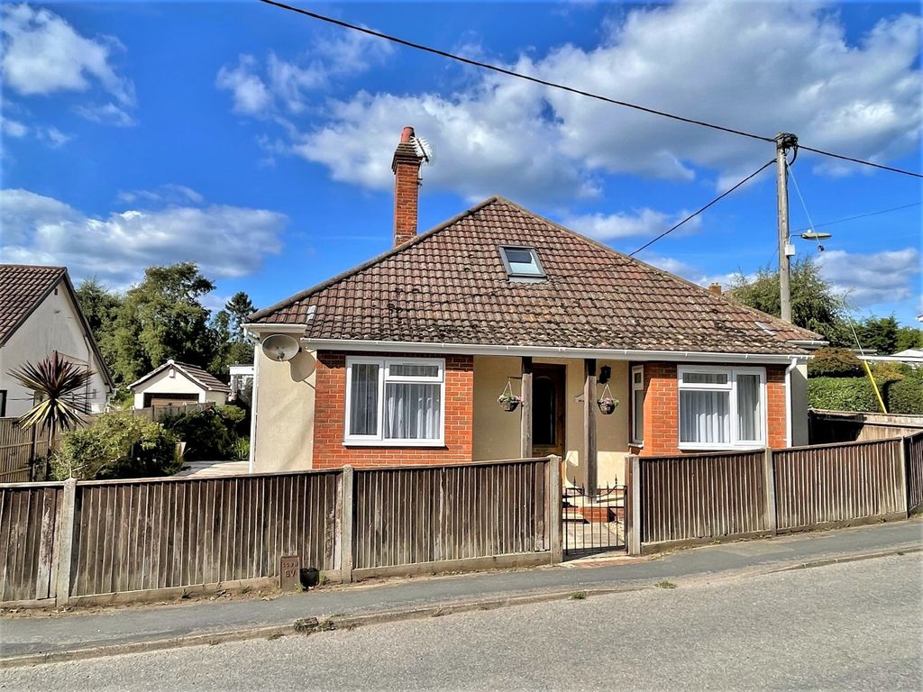4 bed property for sale in Exbury Road, Blackfield, Southampton SO45