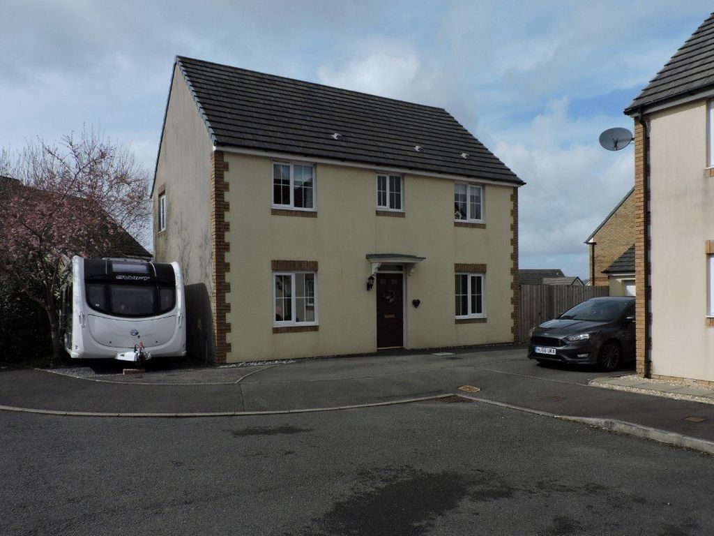 4 bed detached house for sale in Ffordd Y Glowyr, Betws, Ammanford SA18