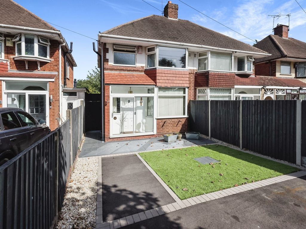 3 bed semidetached house for sale in Melton Avenue, Solihull B92, £