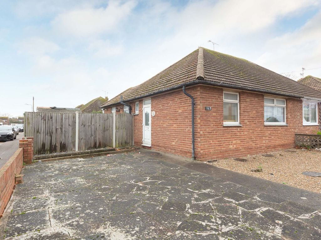 2 bed semidetached bungalow for sale in Northwood Road, Broadstairs