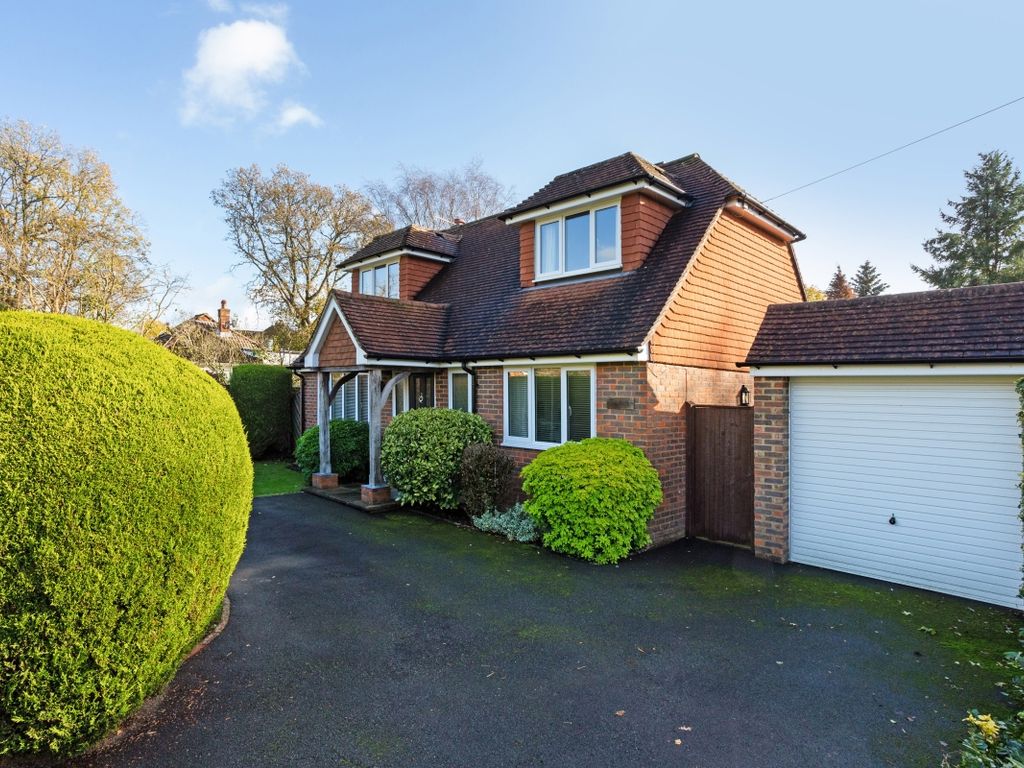 3 bed detached house to rent in Smithwood Avenue, Cranleigh GU6 Zoopla