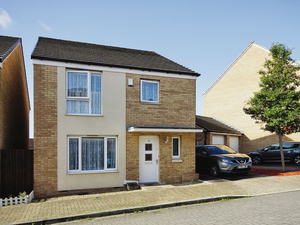 4 bed detached house for sale in Hempton Field Drive, Patchway, Bristol
