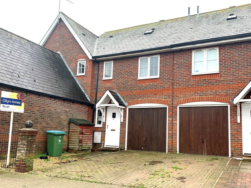 2 bed town house to rent in The Waterside, River Road, Littlehampton