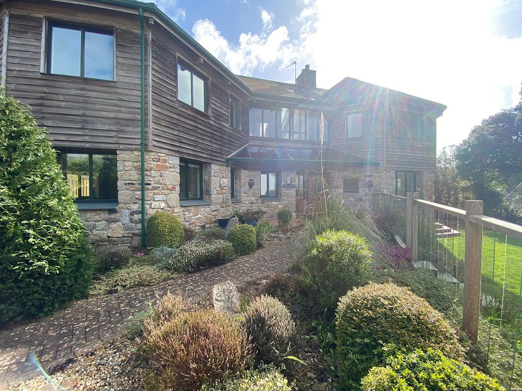 3 bed detached house to rent in Ivy Lane, Penzance TR18, £2,000 pcm