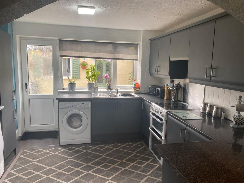 3 bed end terrace house for sale in Hopkins Walk, South Shields NE34, £