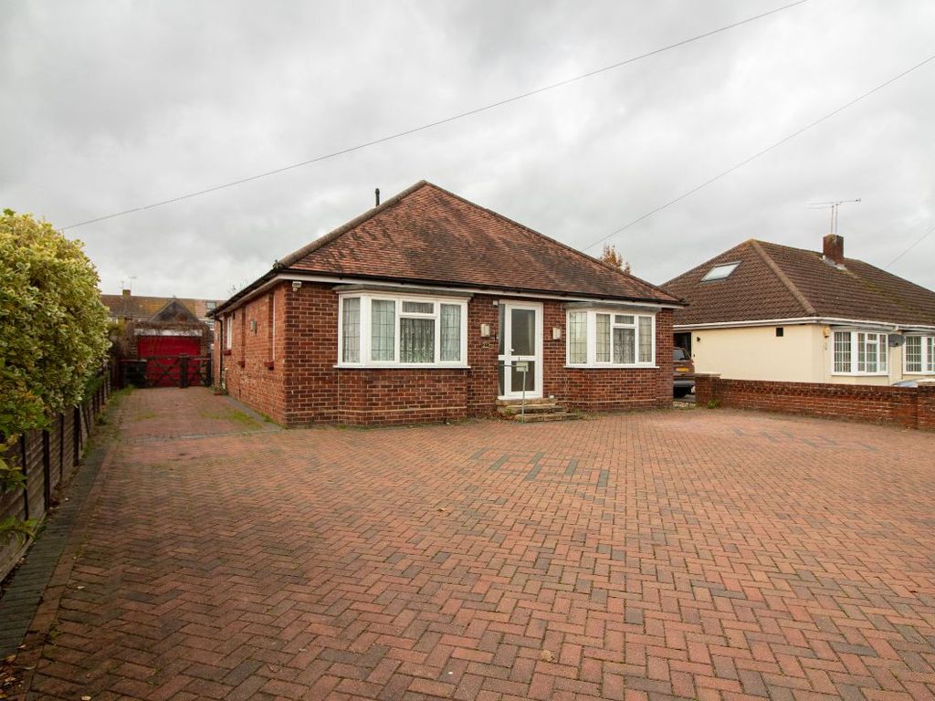 3 bed bungalow for sale in Middle Park Way, Havant PO9 Zoopla