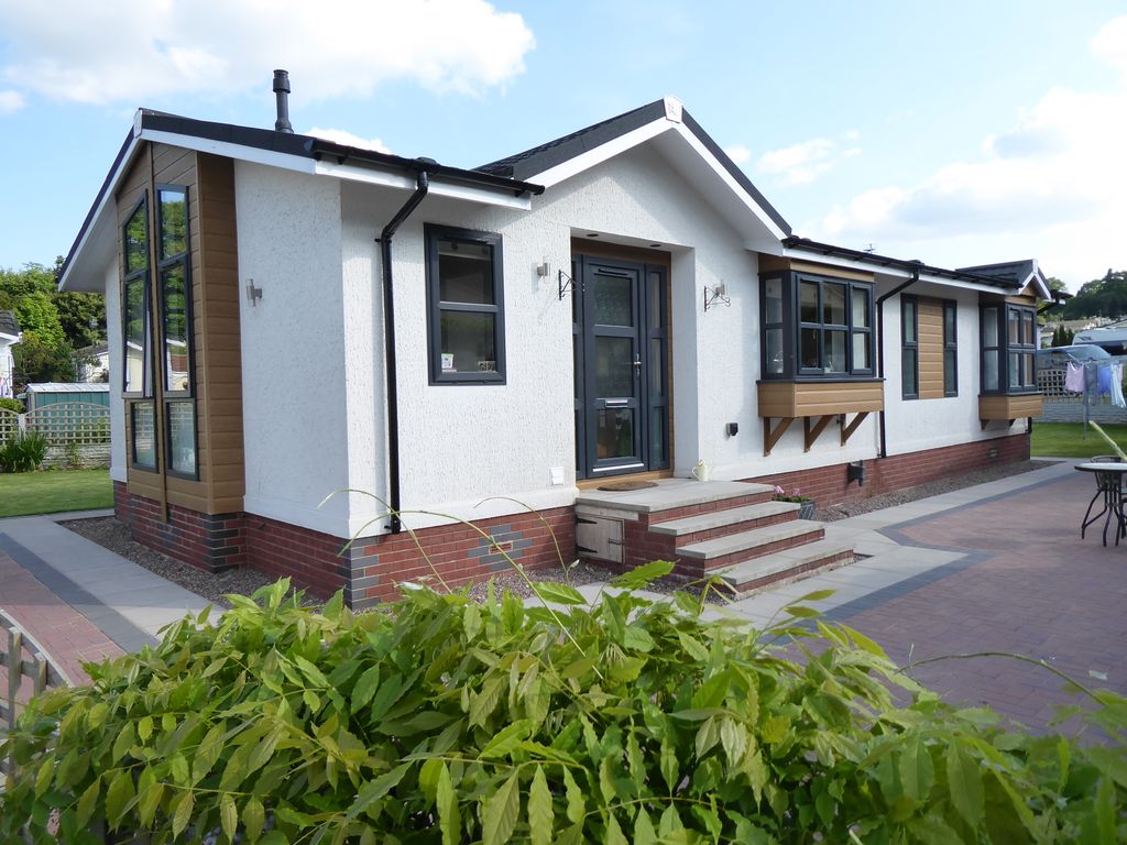 2 bed mobile/park home for sale in Lower Lodge Park, Rugeley Road