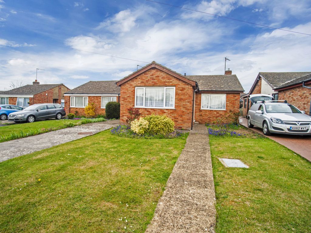 2 bed bungalow for sale in Mill Road, Wellingborough NN29 Zoopla