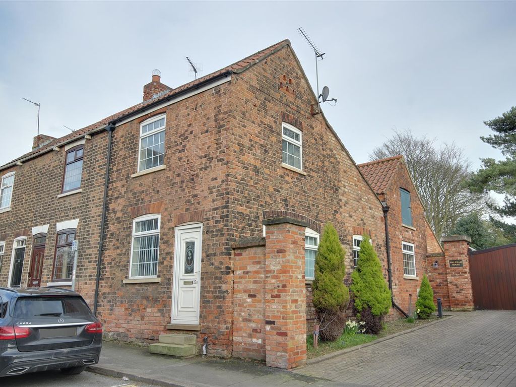 2 bed end terrace house for sale in Station Road, Brough HU15, £175,000