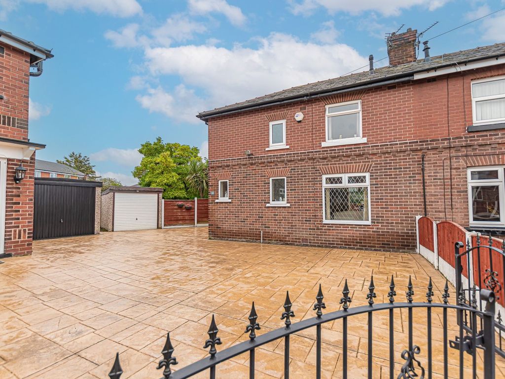 3 bed semidetached house for sale in Birkdale Avenue, Atherton M46, £