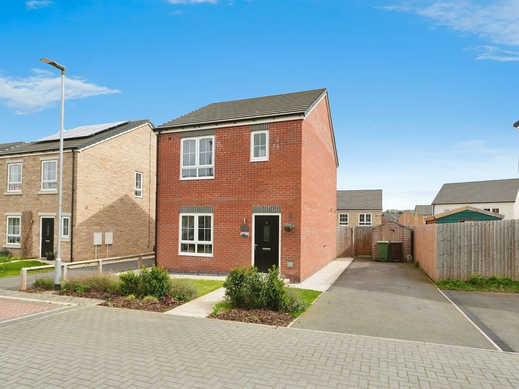 3 bed detached house for sale in Ashfield Drive, Normanton WF6, £