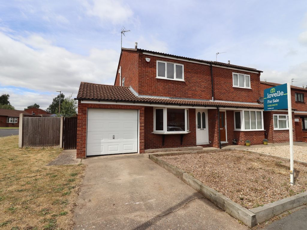 3 bed semidetached house for sale in Wasdale Close, Lincoln LN6 Zoopla