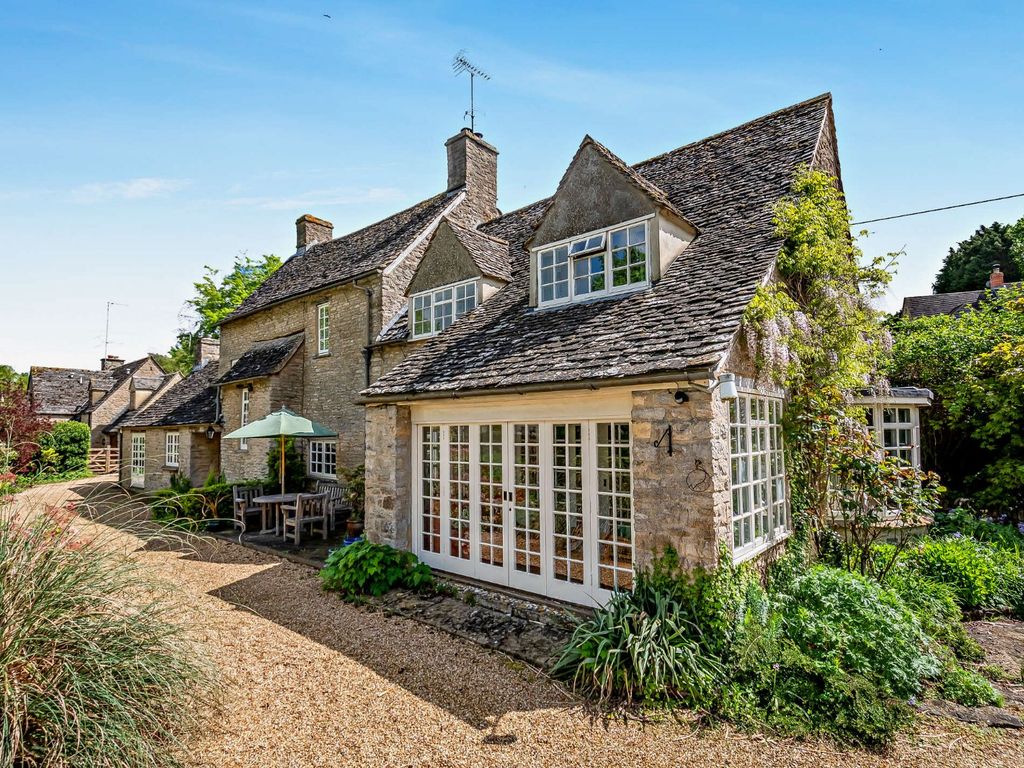 5 bed detached house to rent in Boot Street, Stonesfield, Witney