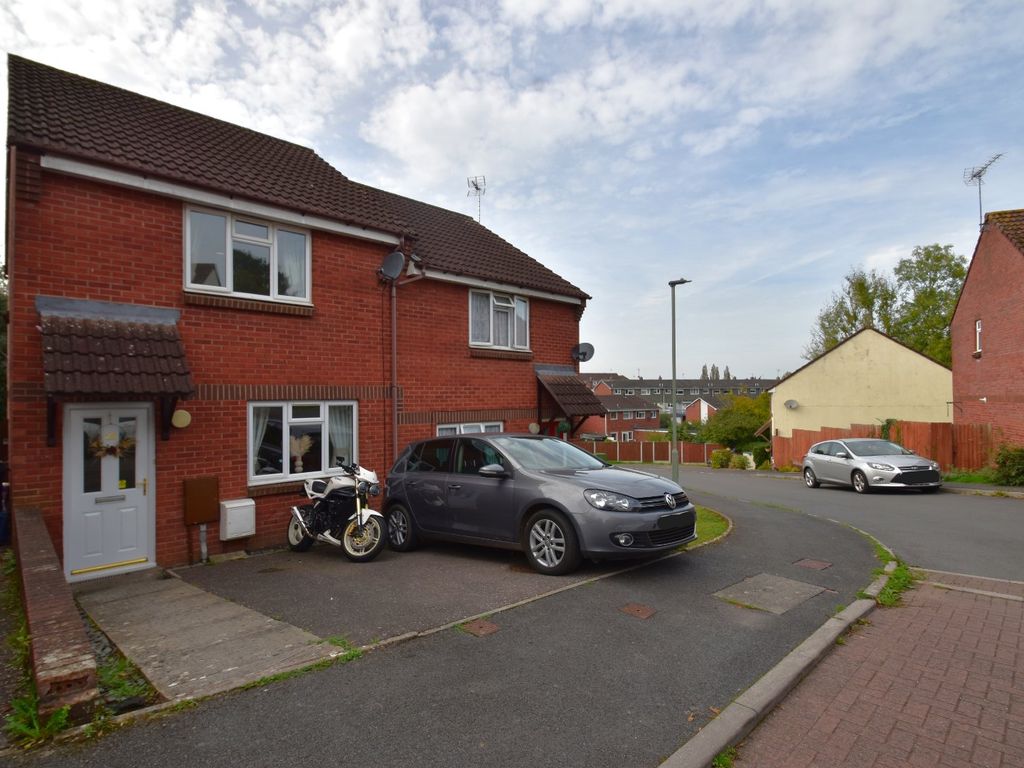 2 bed semidetached house for sale in Starkey Close, Tiverton, Devon