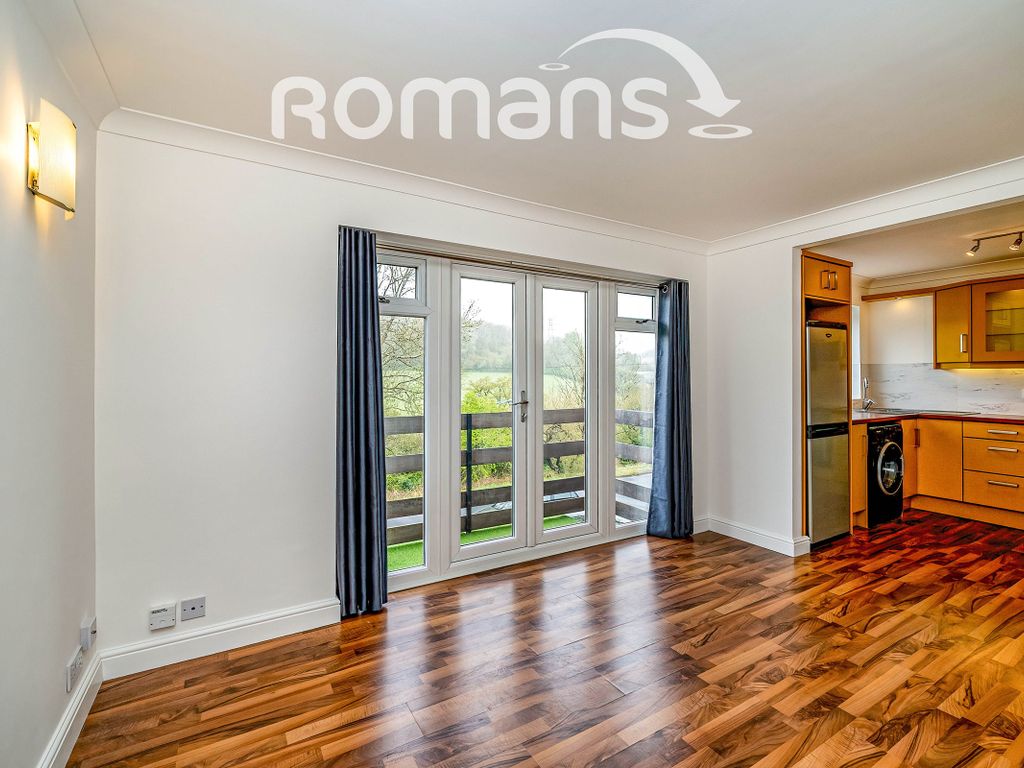 2 bed flat to rent in Carisbrooke Avenue, High HP12 Zoopla