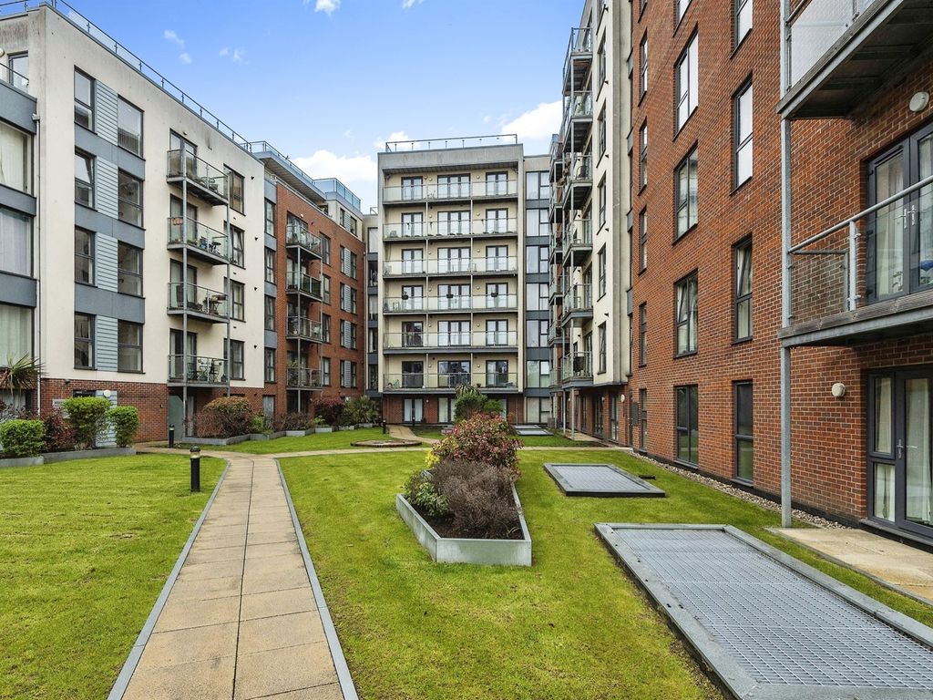 2 bed flat for sale in Midland Road, Hemel Hempstead HP2 Zoopla