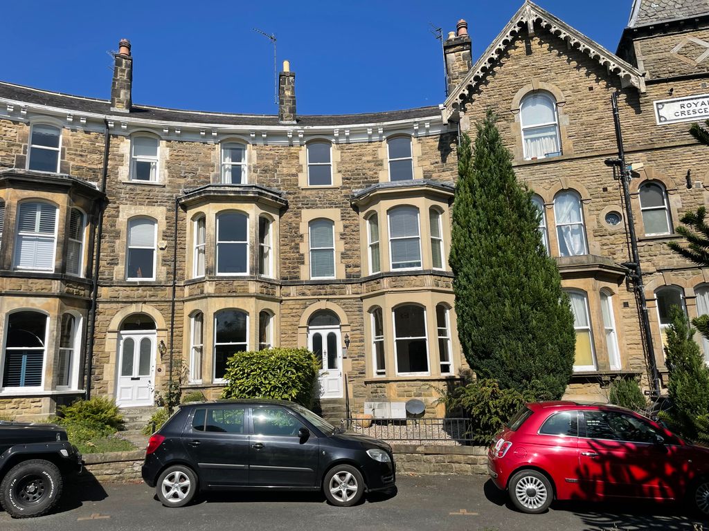 1 bed flat to rent in Royal Crescent, Harrogate HG2, £725 pcm Zoopla