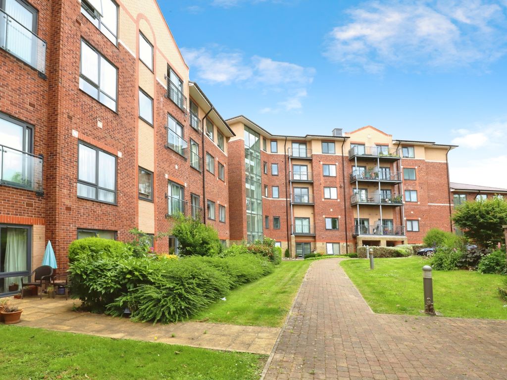 1 bed flat for sale in Brunswick Gardens, Sheffield S13, £92,500 Zoopla