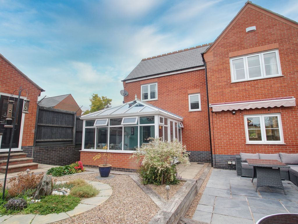 3 bed detached house for sale in Lawnhurst Way, Birstall LE4, £339,950