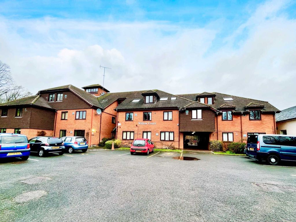 1 bed flat for sale in Willow Court, Reading Road, Wokingham RG41 Zoopla