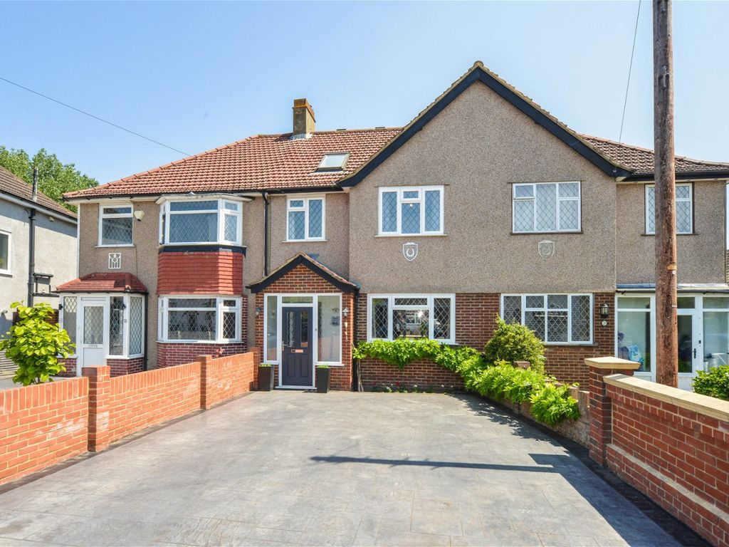 4 bed terraced house for sale in Chatsworth Avenue, Bromley BR1 Zoopla