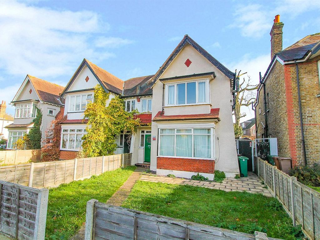 2 bed flat for sale in Clyde Road, Wallington SM6, £275,000 Zoopla