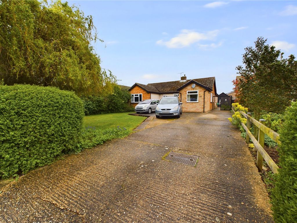 4 bed detached bungalow for sale in Parkhall Road, Somersham