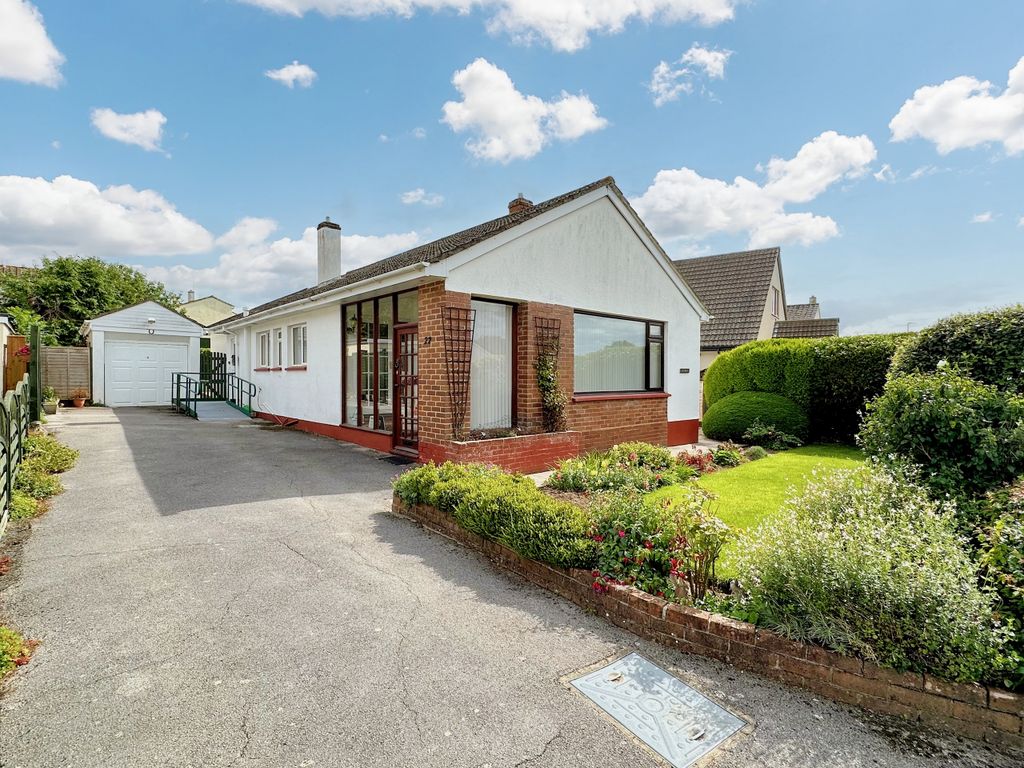 2 bed detached bungalow for sale in Tarrs Avenue, Kingsteignton, Newton